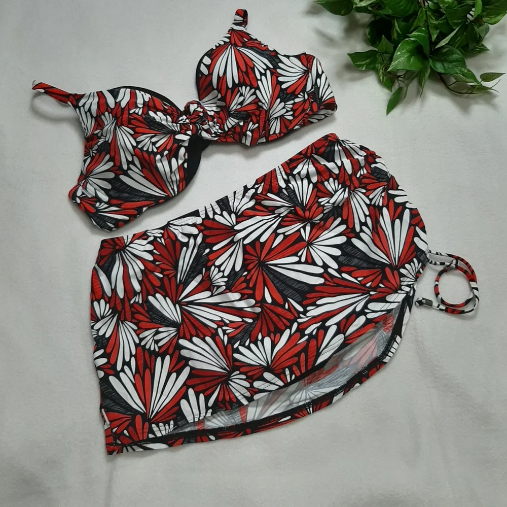 Captiva 2pc Red Black Floral Bikini Swim Set Sz M‎